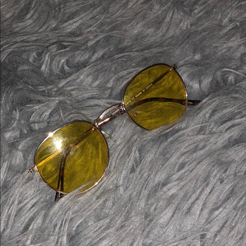 Vintage yeller shades